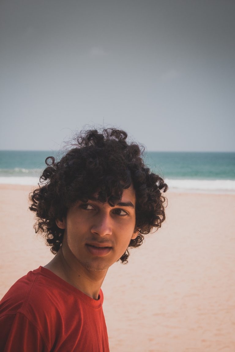 Street photo in Hikkaduwa, Sri Lanka by Rovin Mohotti