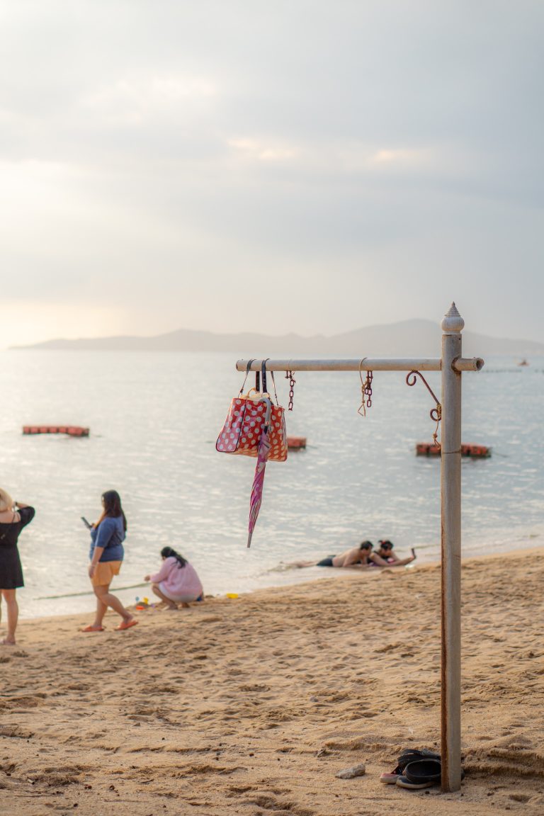 Street photo in Pattaya, Thailand by Rew Guitz