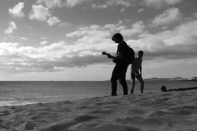 Street photo in Santa Cruz de Tenerife, Spain by Thomas Frowein