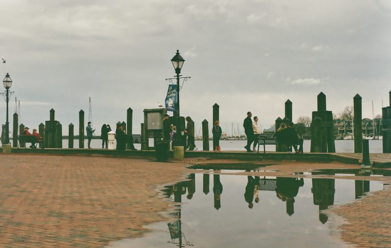 Street photo in Annapolis, United States by Ted Berwald