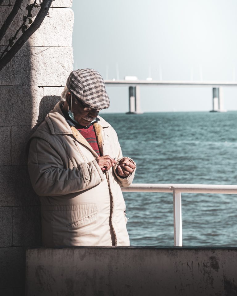 Street photo in Lisbon, Portugal by Rúben Flór