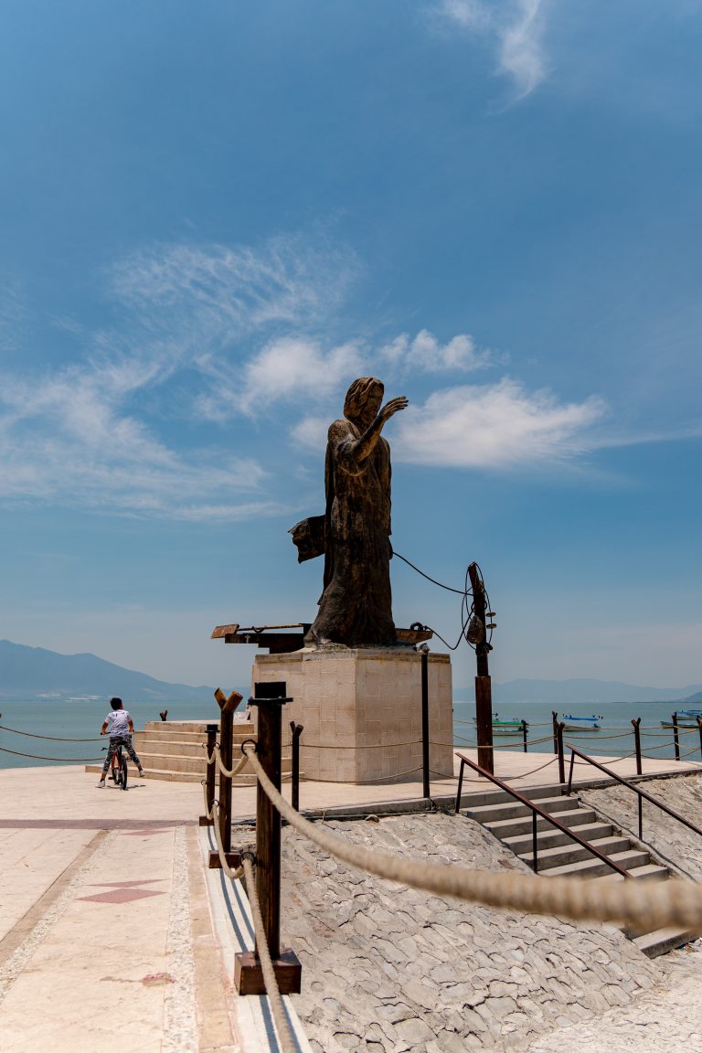 Street photo in Chapala, Mexico by Arturo Nuñez