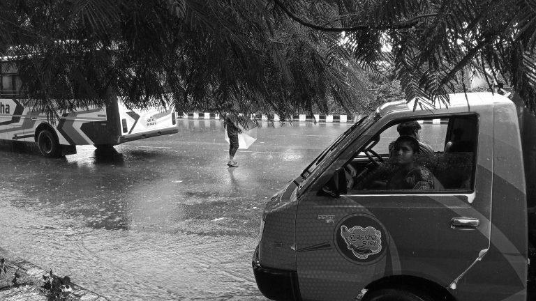 Street photo in Bhubaneswar, India by Sanjay Soren