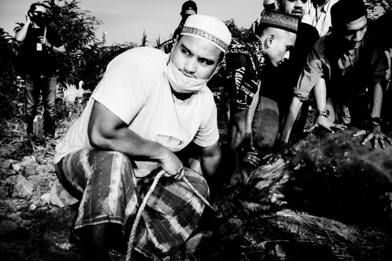 Street photo in Selayang, Malaysia by Edmond Leong