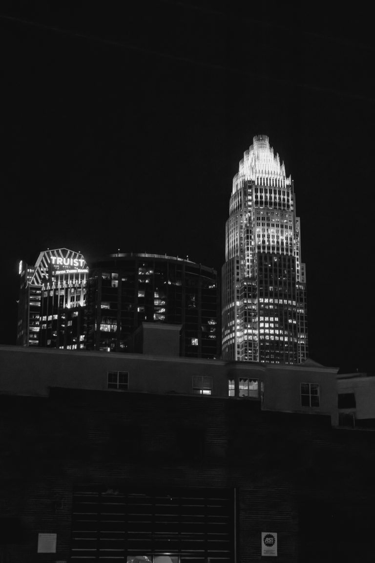 Street photo in Charlotte, United States by Thomas Newman