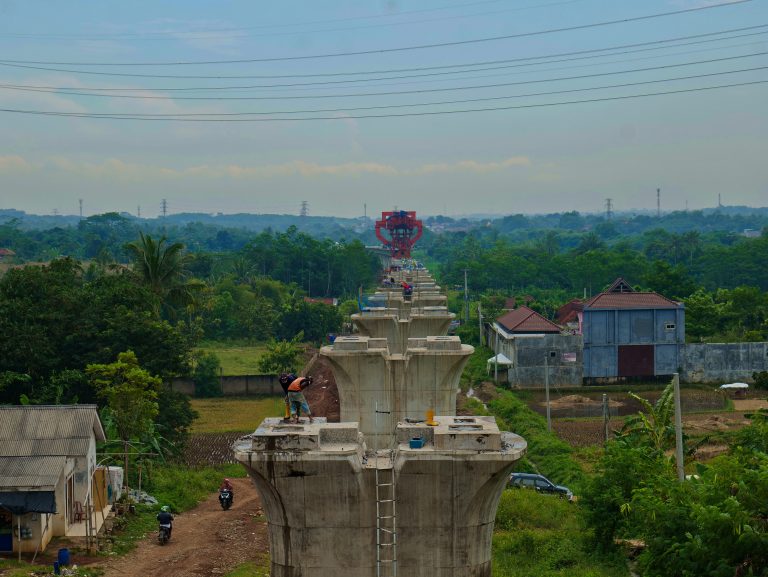 Street photo in Malangnengah, Indonesia by Lei Sun