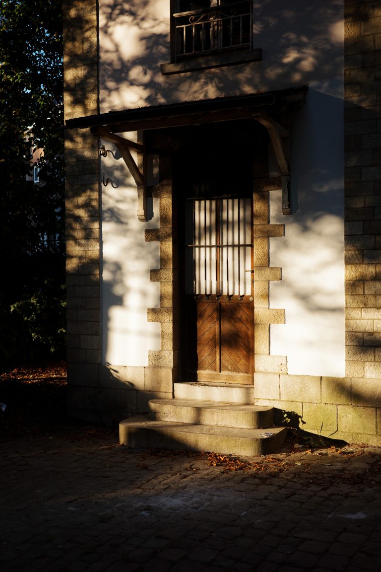 Street photo in Uccle, Belgium by Pascal.e « RUE » Mbuyu Vermeulen