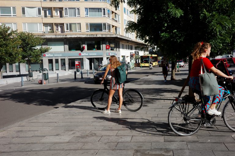 Street photo in Ixelles, Belgium by Pascal.e « RUE » Mbuyu Vermeulen