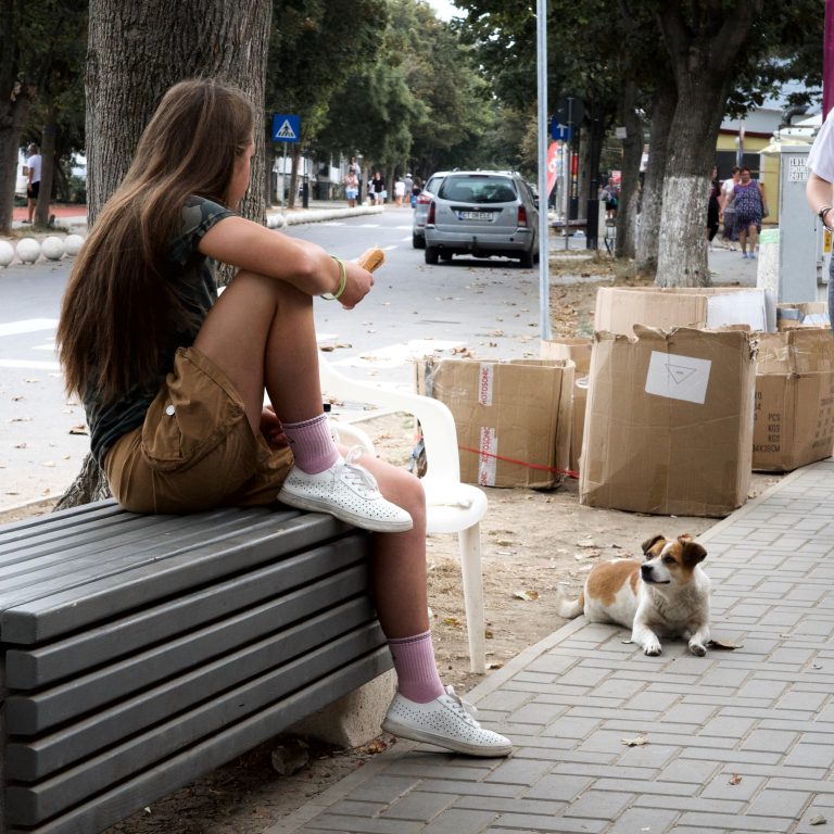 Street photo in Eforie Sud, Romania by Szilard Locsei