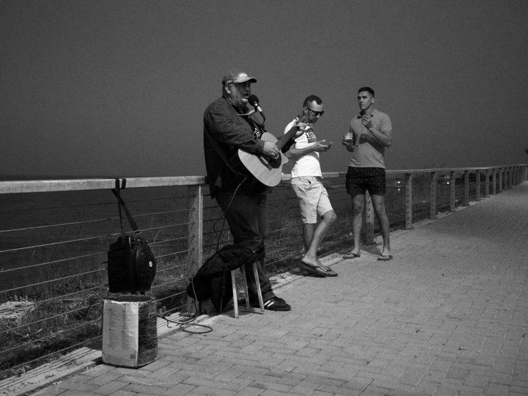 Street photo in Eforie Sud, Romania by Szilard Locsei