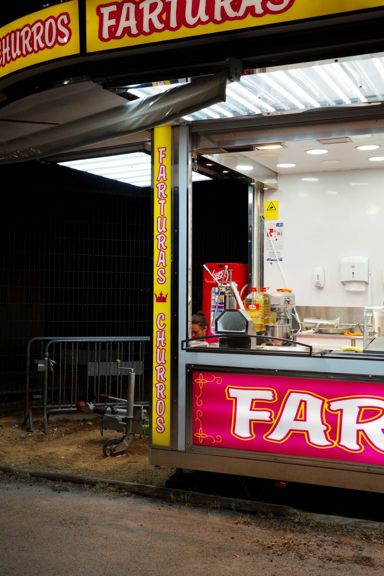 Street photo in Seixal, Portugal by Pascal.e « RUE » Mbuyu Vermeulen