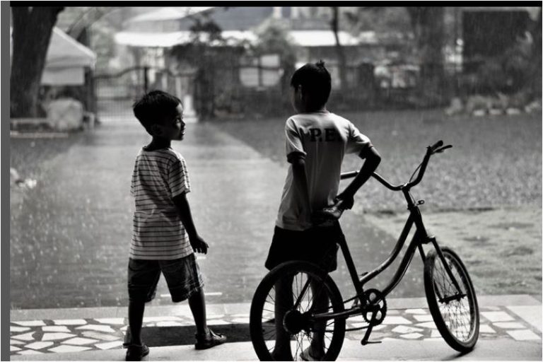 Street photo in Antipolo, Philippines by Toti Santiago
