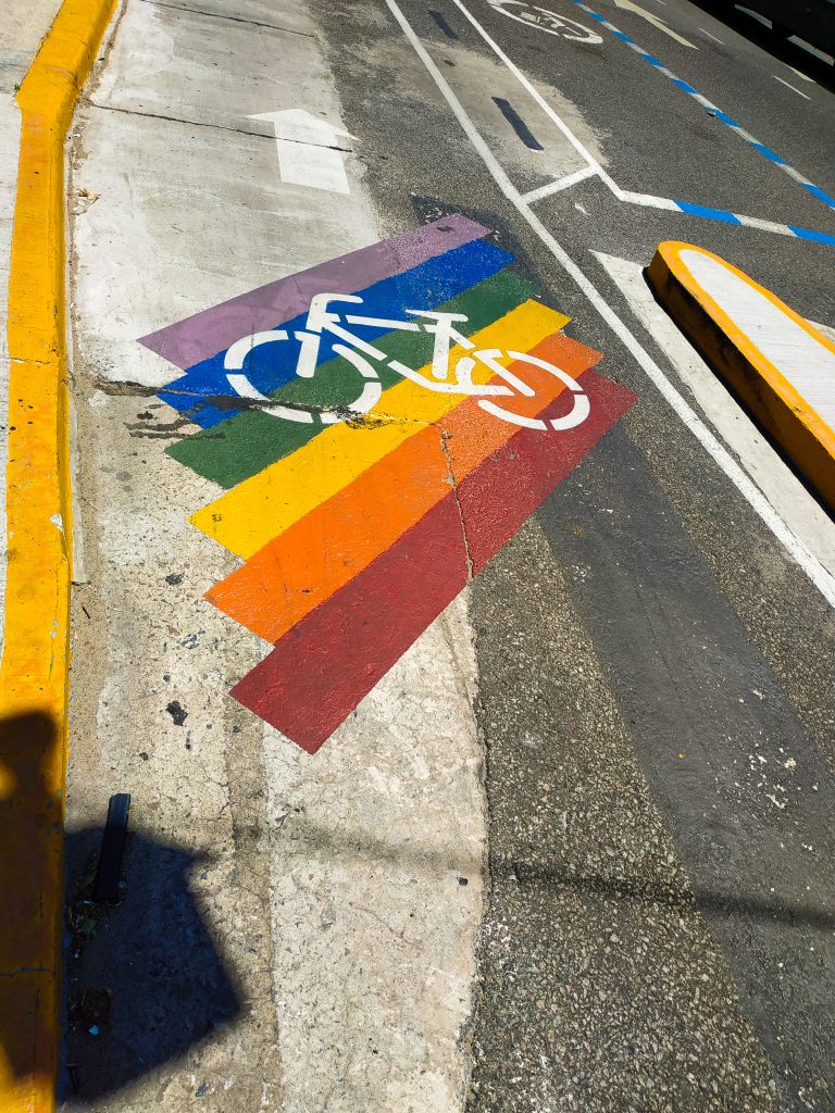 Street photo in Buenos Aires, Argentina by Ian Klisch