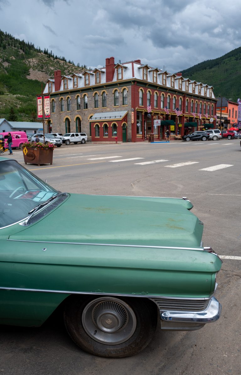 Street photo in Silverton, United States by Bert Tevel