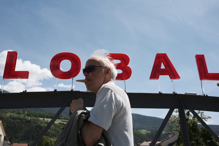 Street photo in Brixen, Italy by Tim Schardt