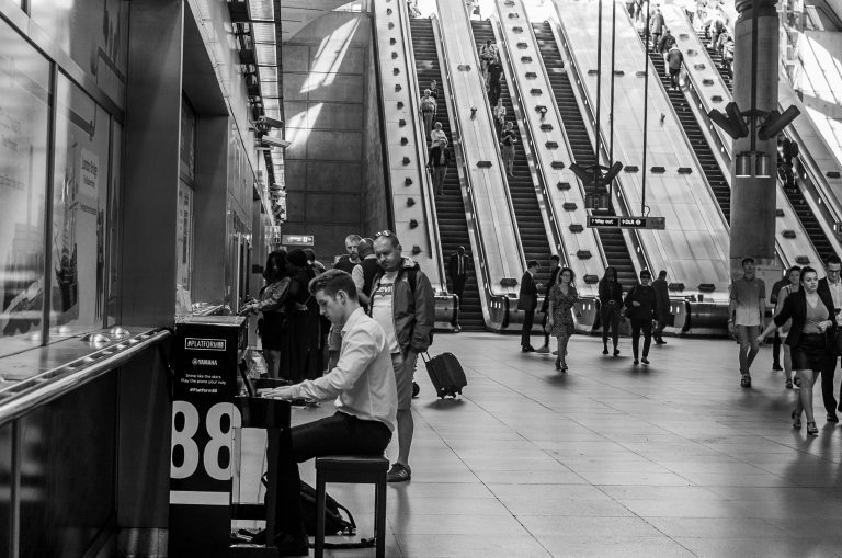 Street photo in London, United Kingdom by Christoph Horst