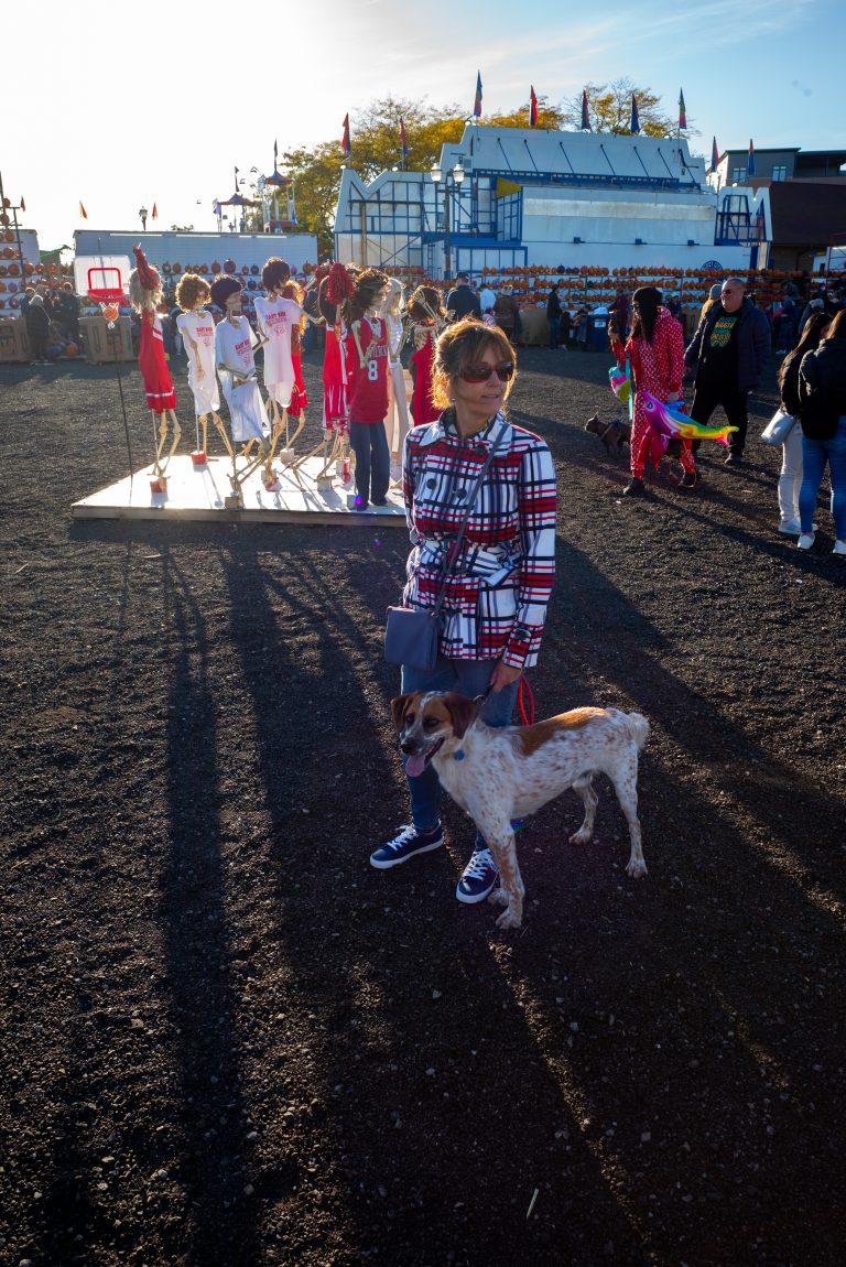 Street photo in Highwood, United States by Bert Tevel