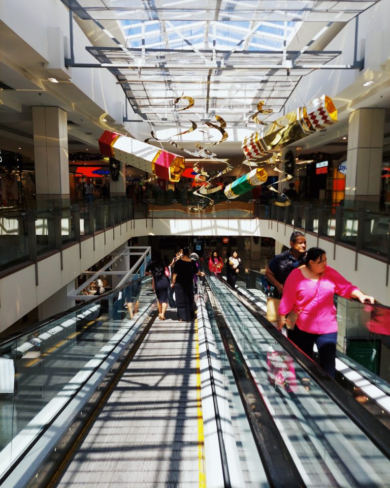 Street photo in Auckland, New Zealand by Ara In The Para