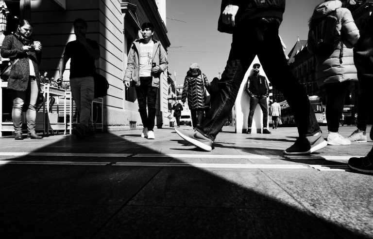 Street photo in Winterthur, Switzerland by Philipp Weinmann