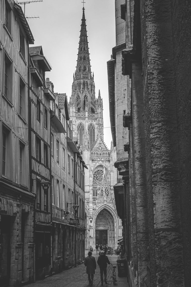 Street photo in Rouen, France by Romeo Tomescu