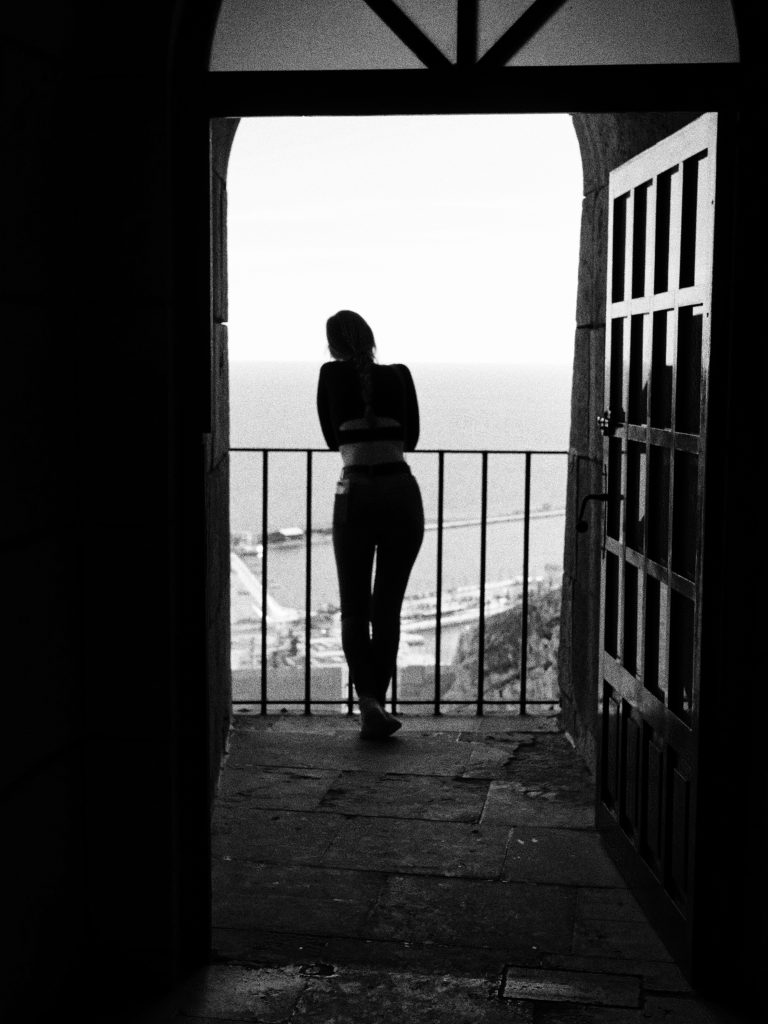 Street photo in Alicante, Spain by Amaury Mth