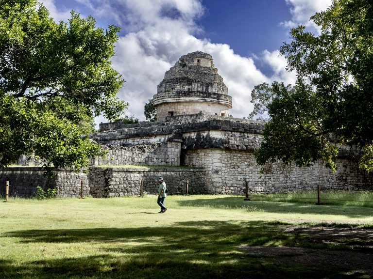 Street photo in Chichén-Itzá, Mexico by Wayne Rogge