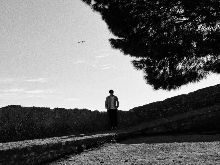 Street photo in Alicante, Spain by Amaury Mth