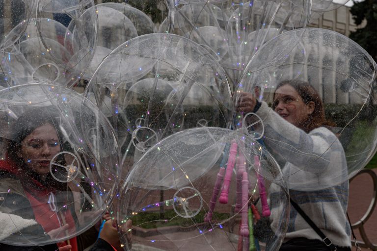 Street photo in Yaroslavl, Russia by Michael Philippov