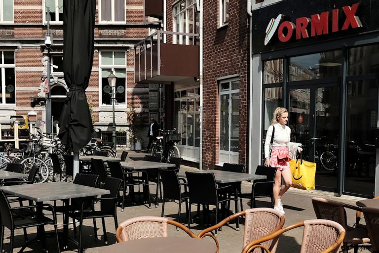 Street photo in Venlo, Netherlands by Jos Joosten