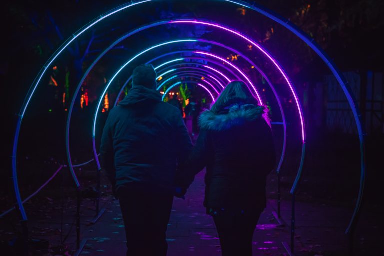 Street photo in Swindon, United Kingdom by Luke Kedge