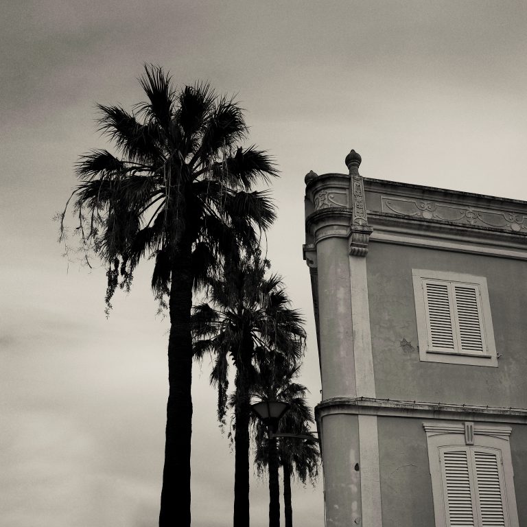 Street photo in Lagos, Portugal by Simon Clarke