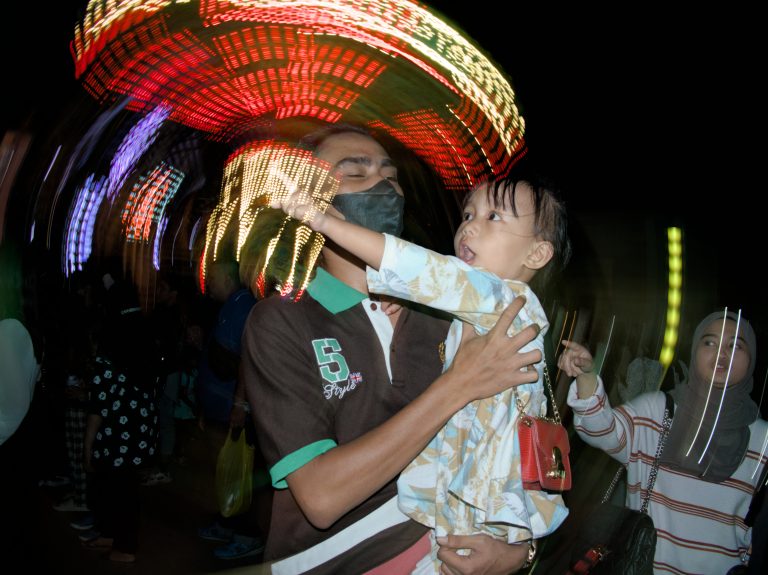 Street photo in Bayan Lepas, Malaysia by Sean Chai