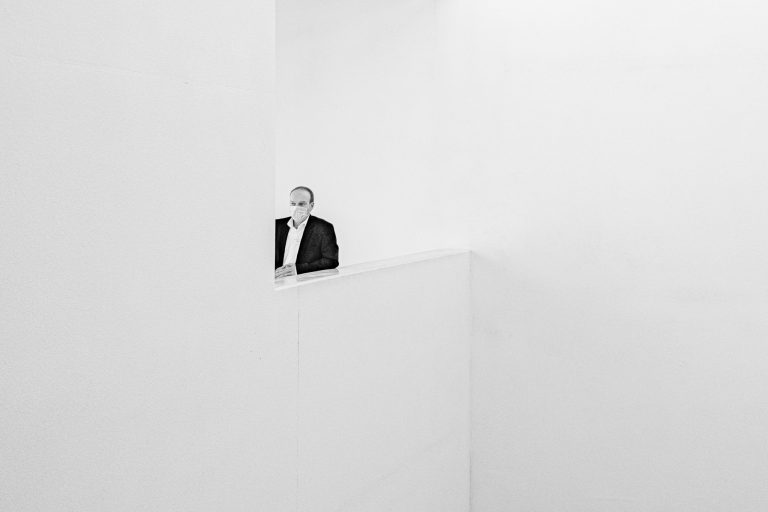 Street photo in Weimar, Germany by Florian Renz