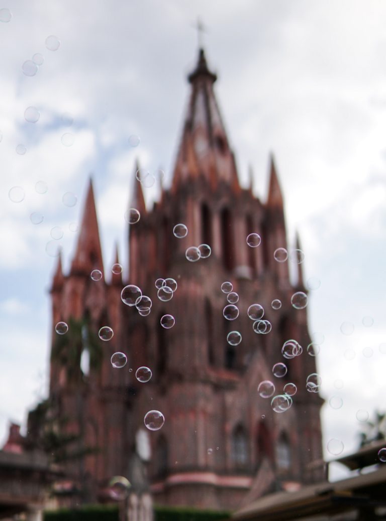 Street photo in San Miguel de Allende, Mexico by Oscar Aguirre