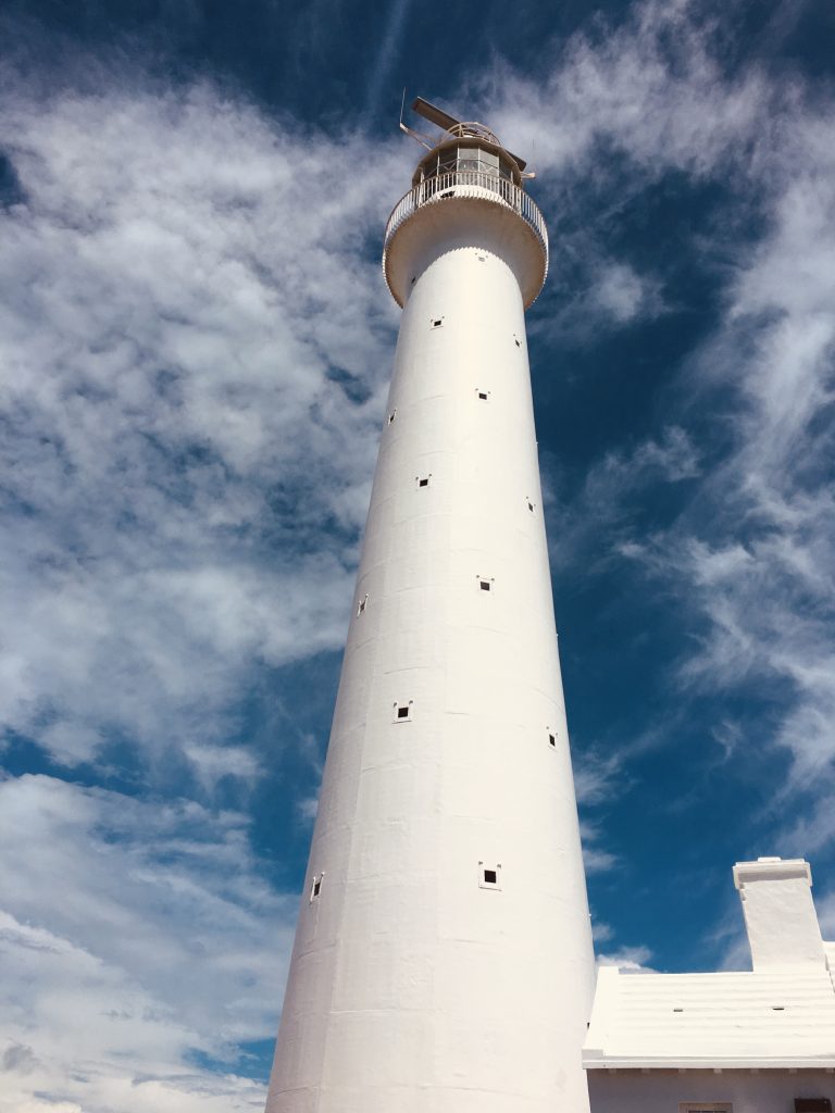 Street photo in Hamilton, Bermuda by Jaden Watts