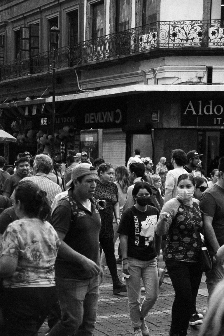 Street photo in Guadalajara, Mexico by Erik Martínez