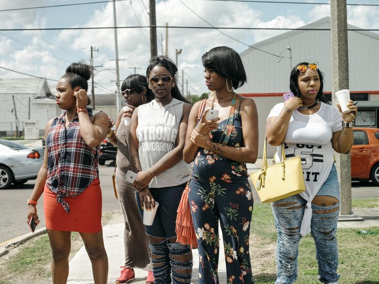 Street photo in New Orleans, United States by Adrien Baudet