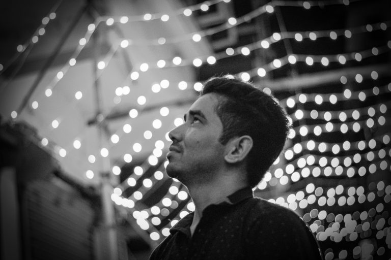 Street photo in India by Pratik Kumar