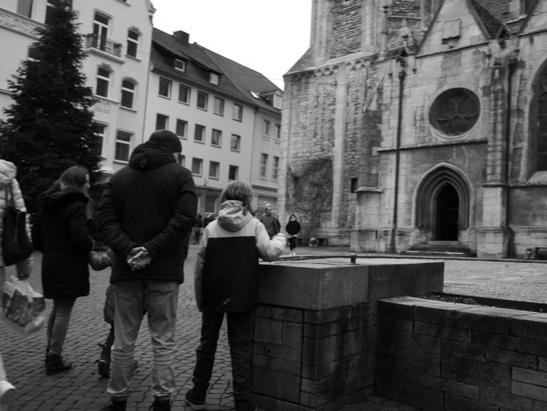 Street photo in Brunswick, Germany by Carl Döbbelin
