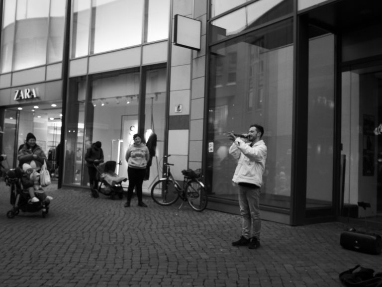 Street photo in Brunswick, Germany by Carl Döbbelin