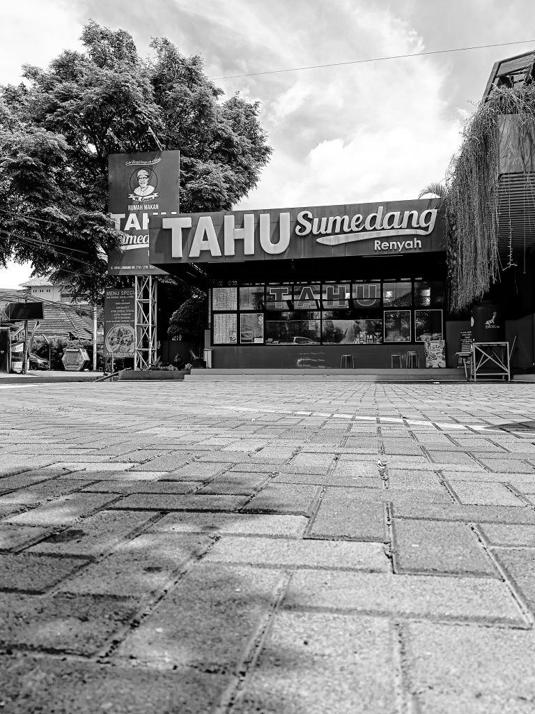Street photo in Lembang, Indonesia by Bonny W. Nugraha