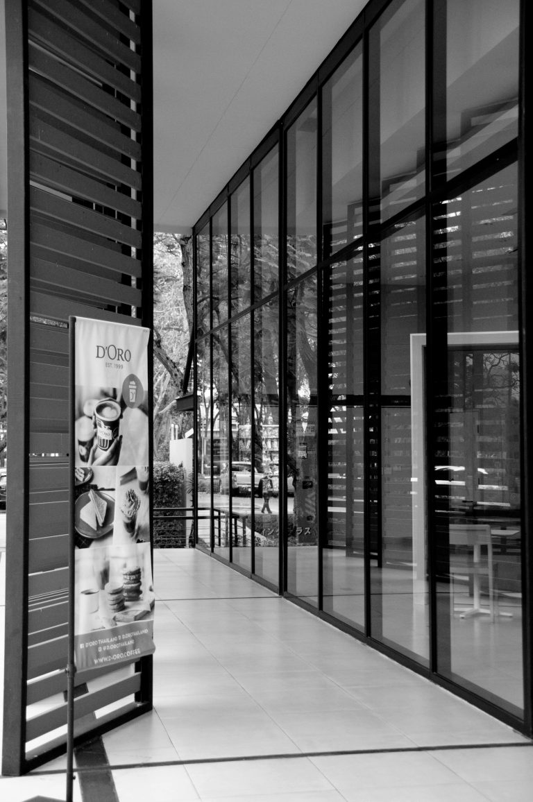 Street photo in Thammasat University Printing House, Thailand by Peter Baltes