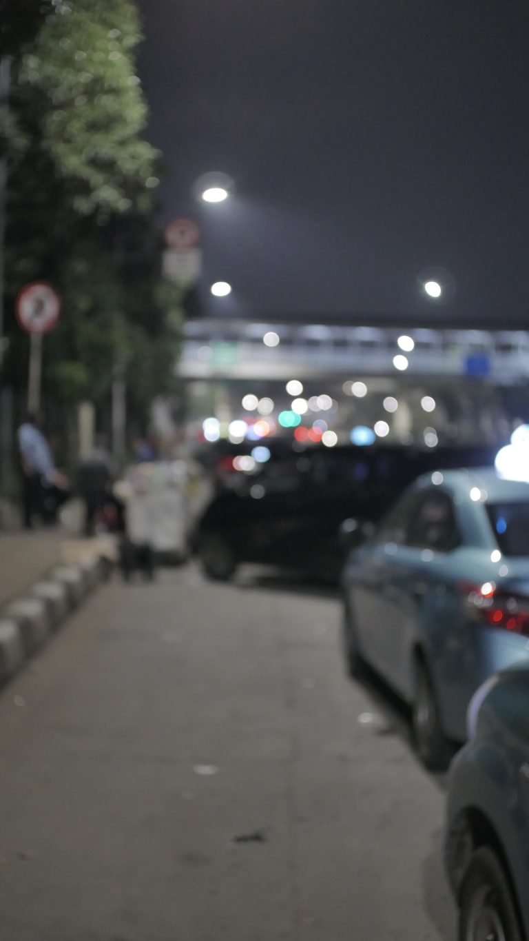 Street photo in Jakarta, Indonesia by Fahri Aji