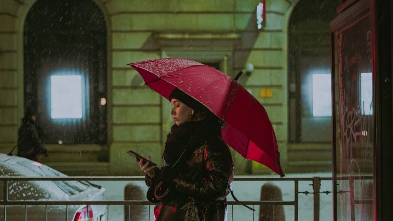 Street photo in Wrocław, Poland by Josan Clavijo