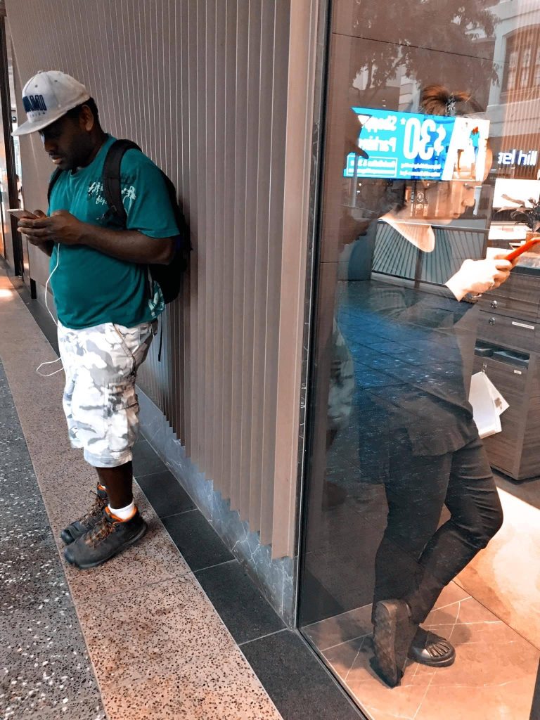 Street photo in Brisbane, Australia by Demo Mateo