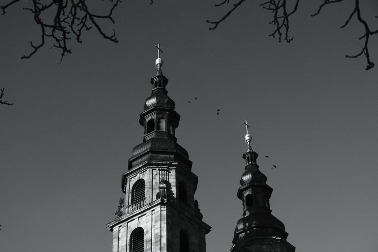 Street photo in Fulda, Germany by Maurice Gerhardt