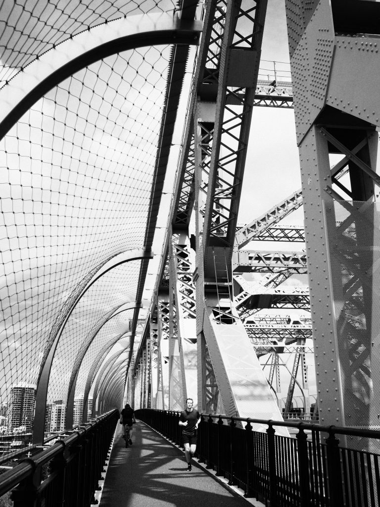 Street photo in Brisbane, Australia by Demo Mateo