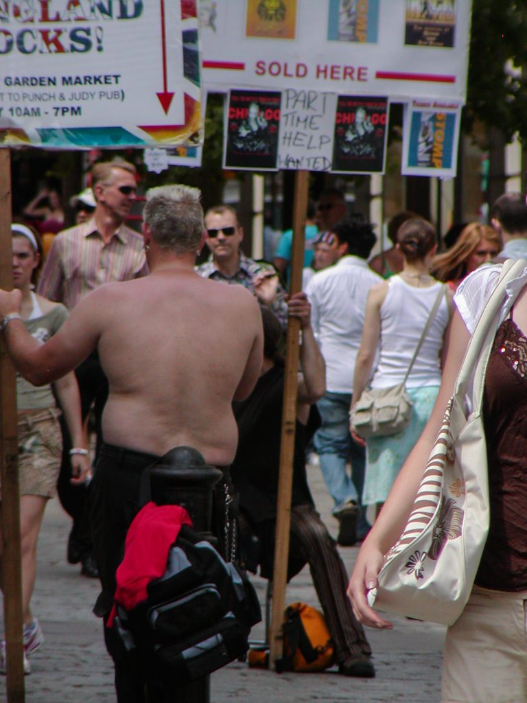 Street photo in London, United Kingdom by Marco Da Ros