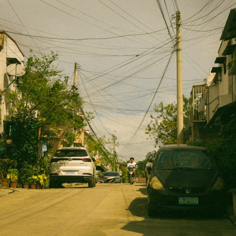 Street photo in Consolacion, Philippines by Venbrooke