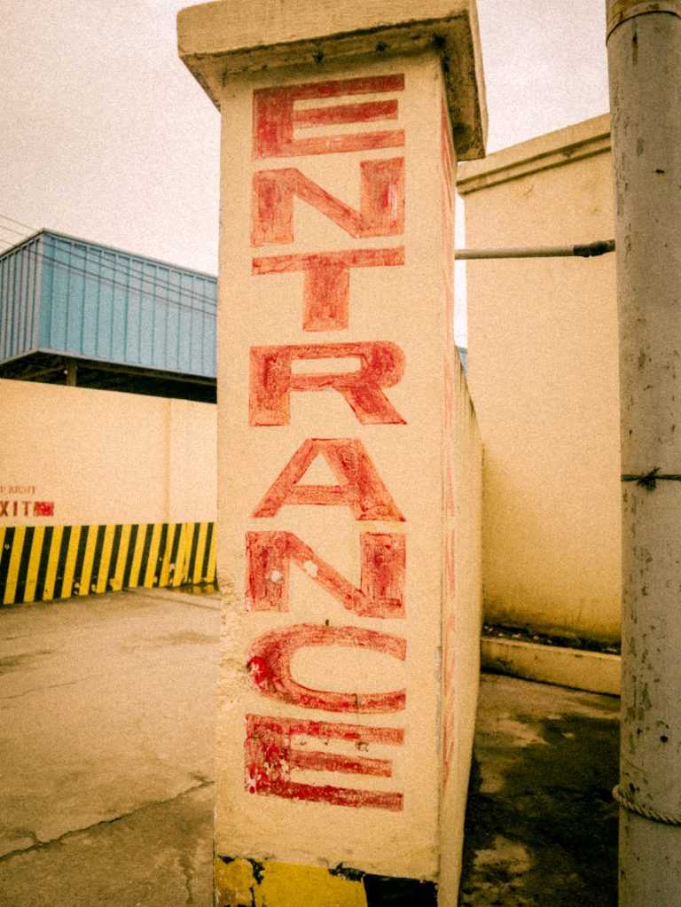 Street photo in Mandaue, Philippines by Venbrooke